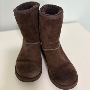 UGG Classic II Boots • Size 4 Kids • Brown Suede Sheepskin Authentic Trendy